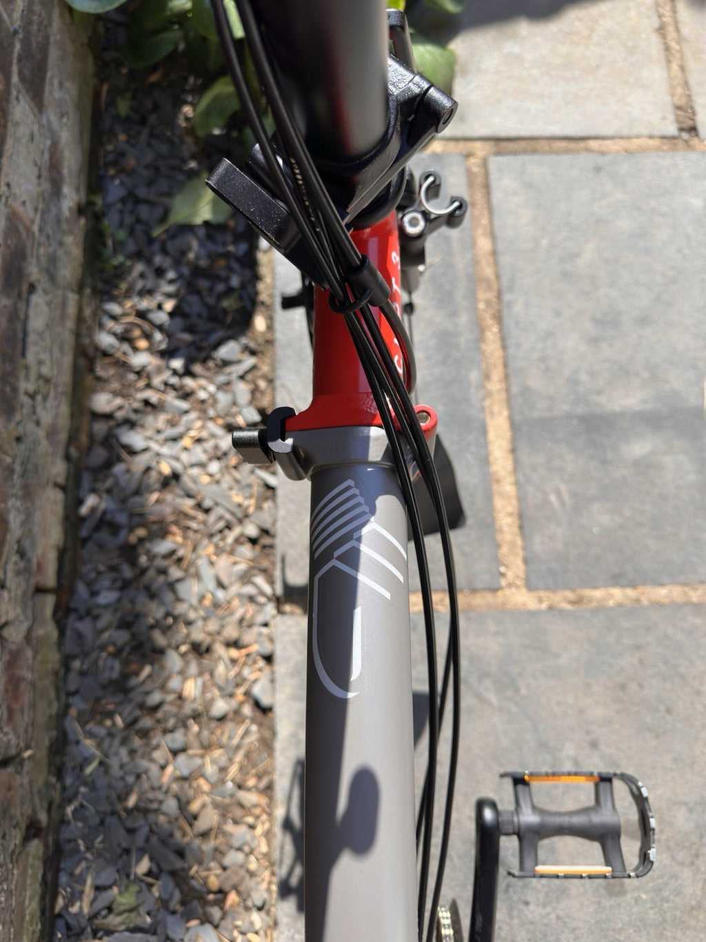Brompton CHPT3 V3 Bike 6 Speed With Titanium Mudguards and Brompton CHPT3 bag