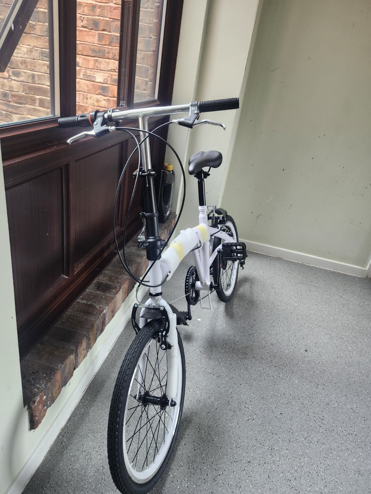 Brand New  Folding Bike – White – Never Used –