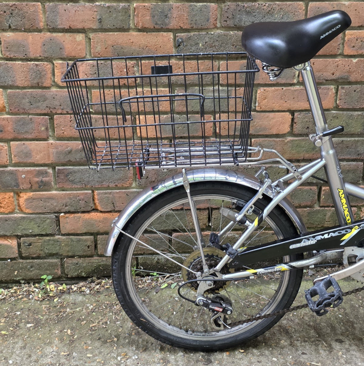 AMMACO COMMUTER TWENTY FOLD UP BIKE w/ REAR BASKET / 20" WHEELS / 33cm FRAME