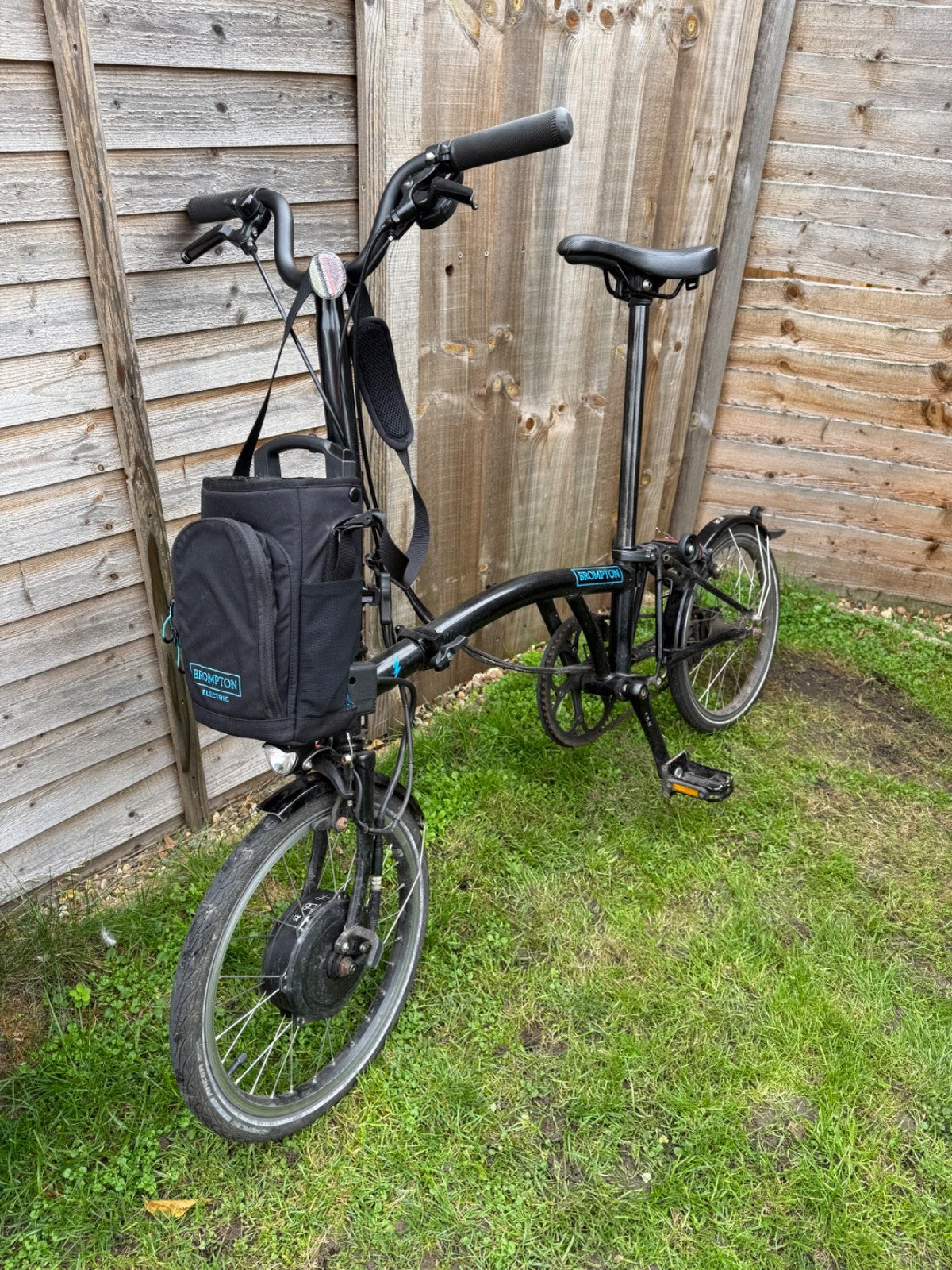 Brompton Electric 3speed folding bike in very good condition