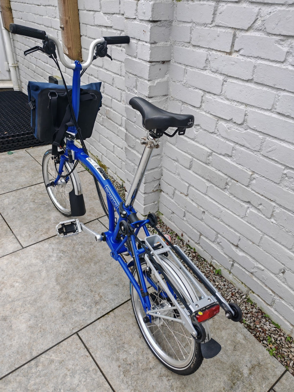 Brompton M6R in Piccadilly Blue Folding bike C Line - approx 10miles used