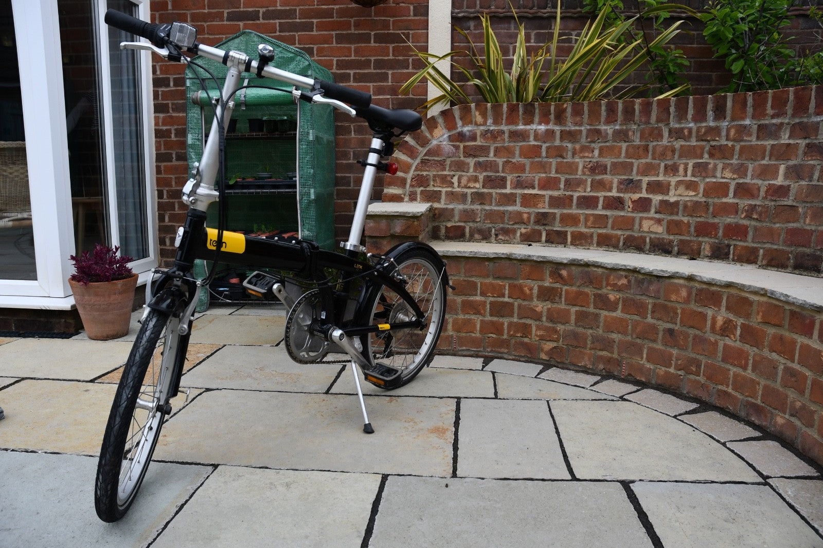 Tern Link C7 Folding Bike Black adjustable size - unisex