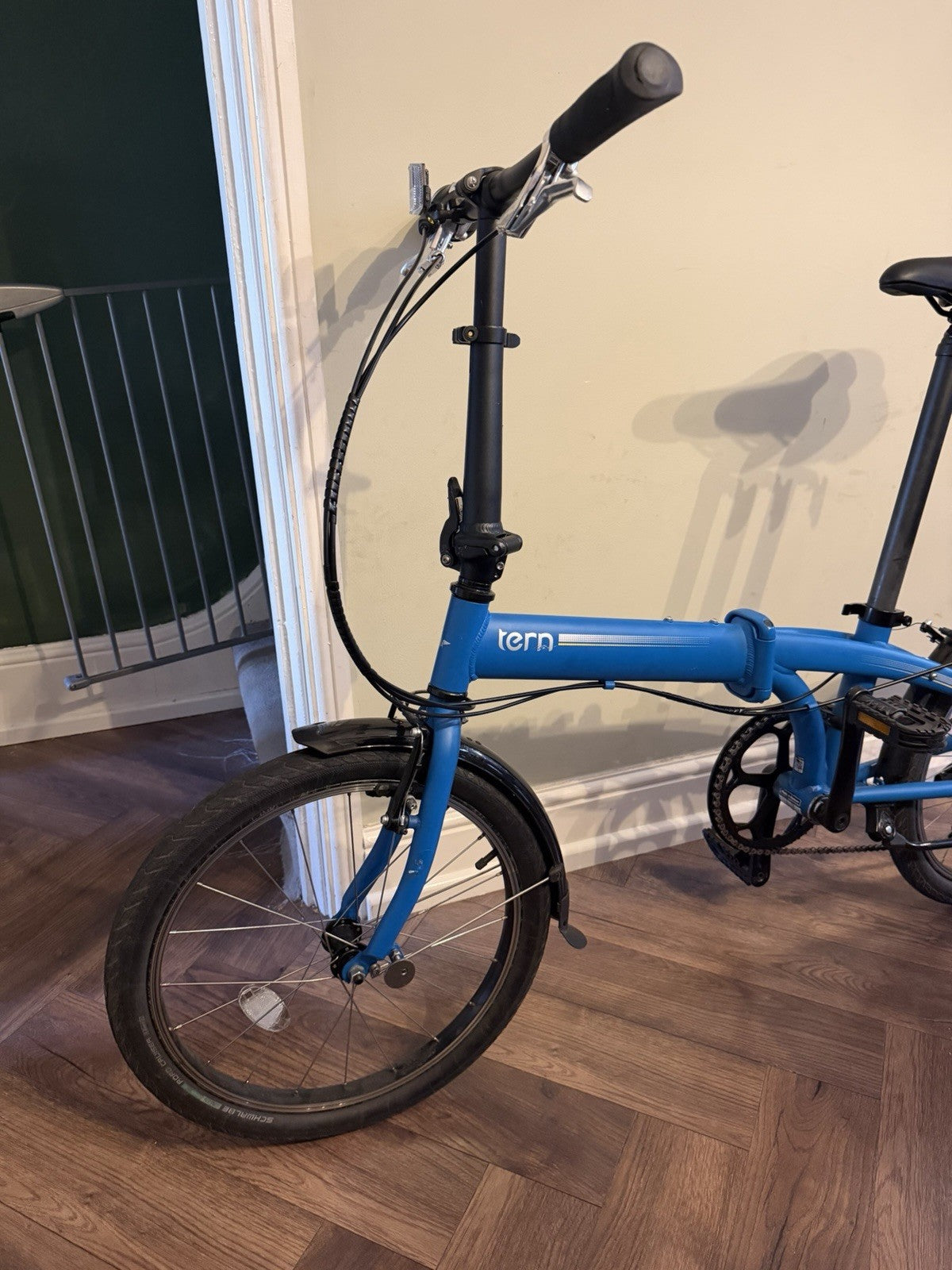 Tern Link B7 Folding Bike with 20 inch Wheels, 7 Speed. Light Blue