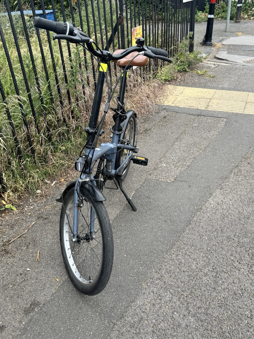 B'Twin Tilt 120 Folding Bike - Grey - in excellent condition