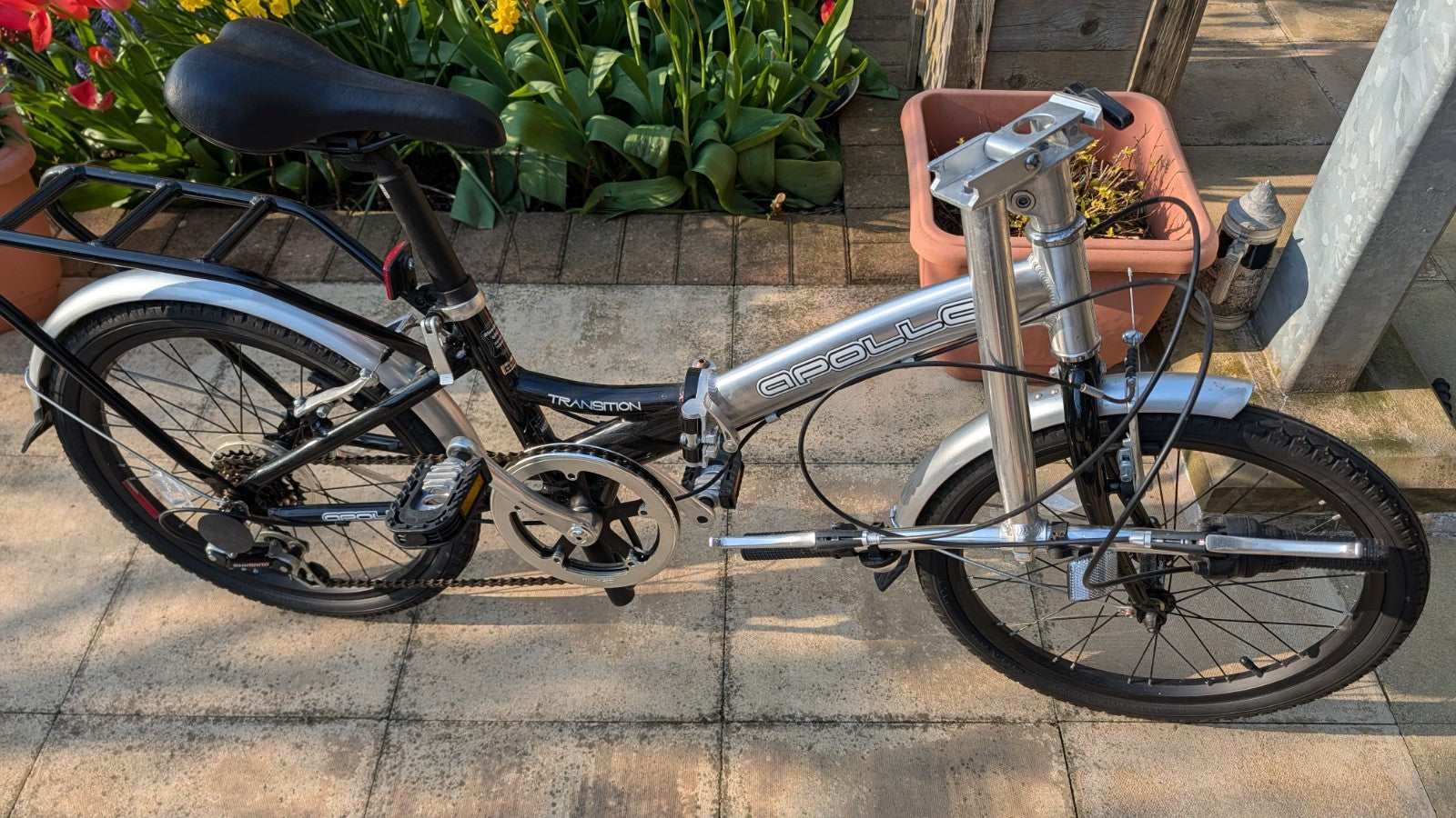 Apollo Transition folding bike, little used, ideal caravan/canal boat/camping