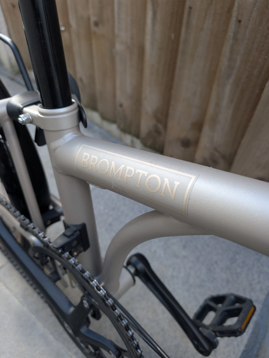 Brompton G Line Small Folding Bike 8-Speed, Traildust White w rack & mudguards