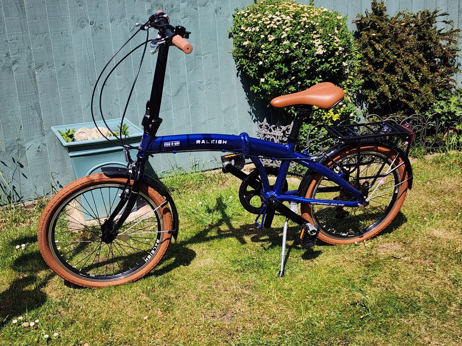 Raleigh Stow A Way / Stowaway - Folding Bike - Lightweight and Compact 20 Inch