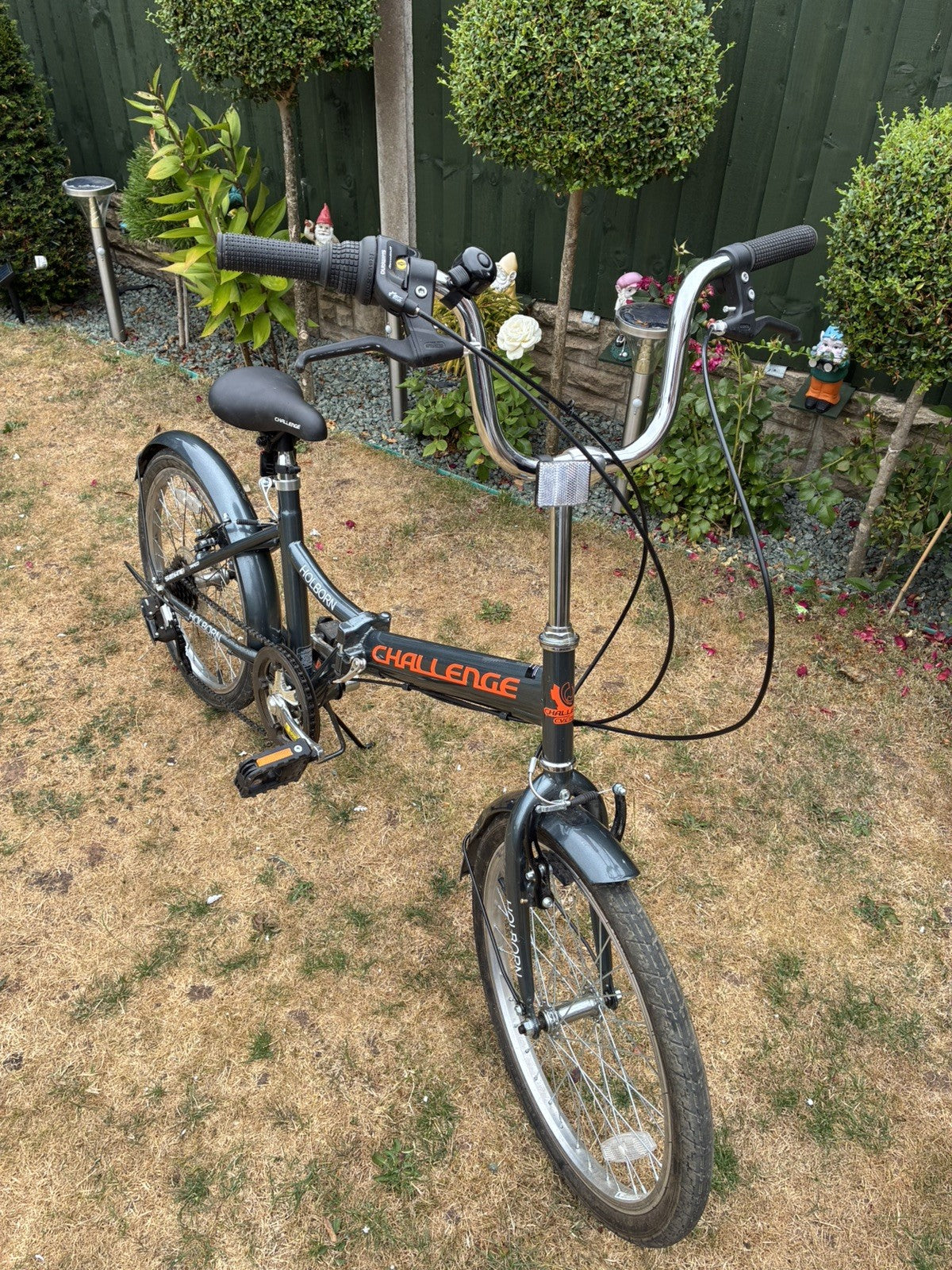 Challenge Holborn unisex folding bike.