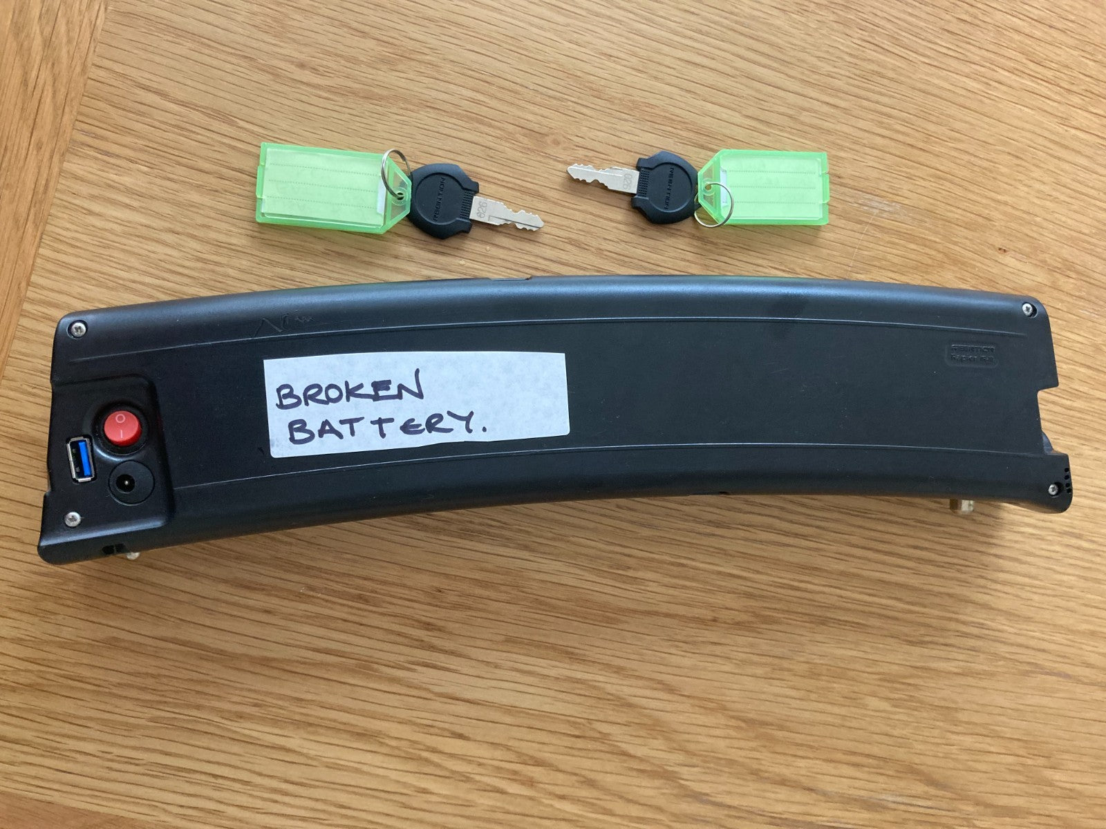 FAULTY Carrera Crosscity 2Pin — 36V 8.7AH Li- ion Battery E- Bike FAULTY!