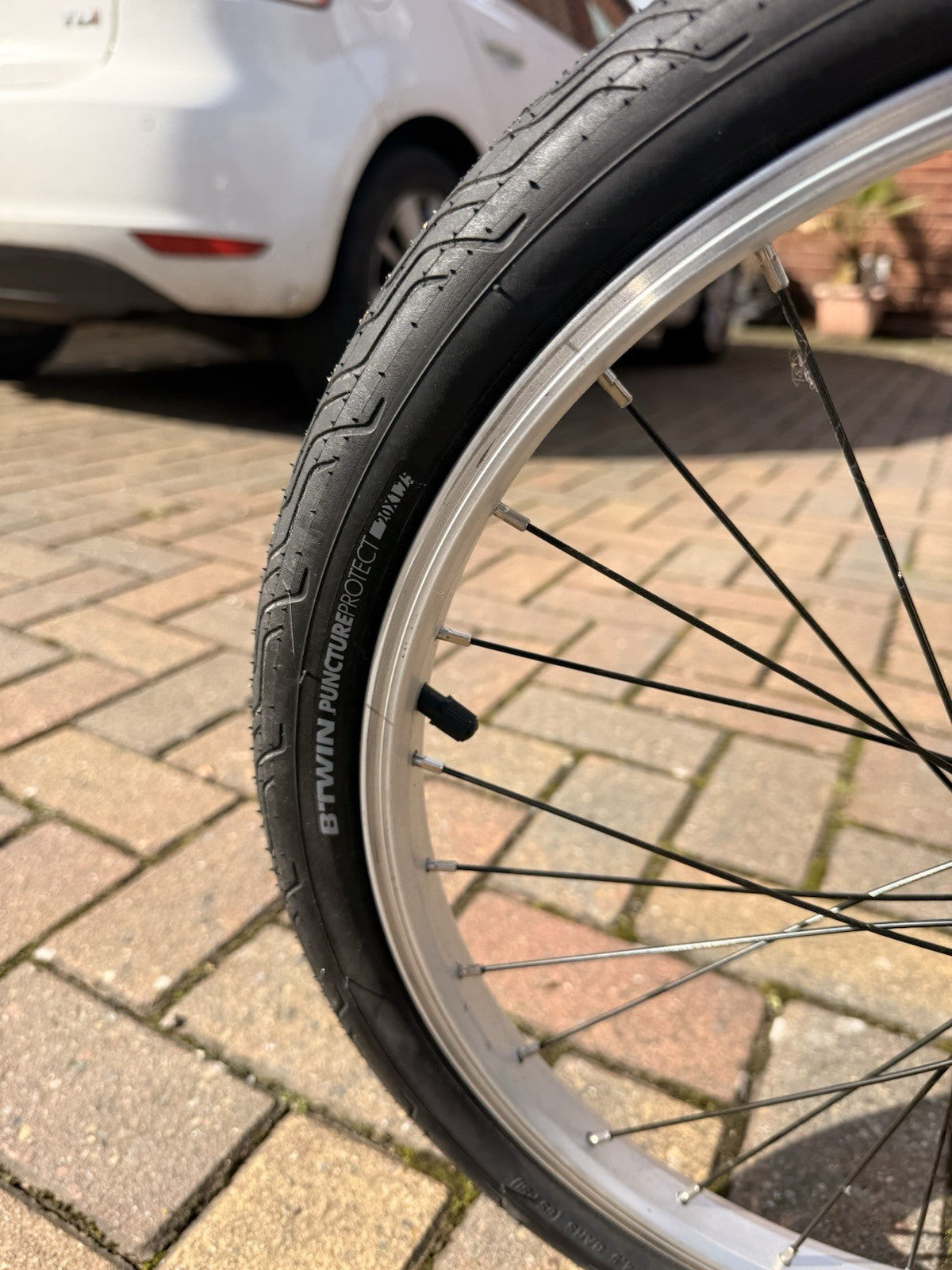 BTWIN Tilt 500 Folding Bike Blue, from Decathlon, Has Minimal Usage