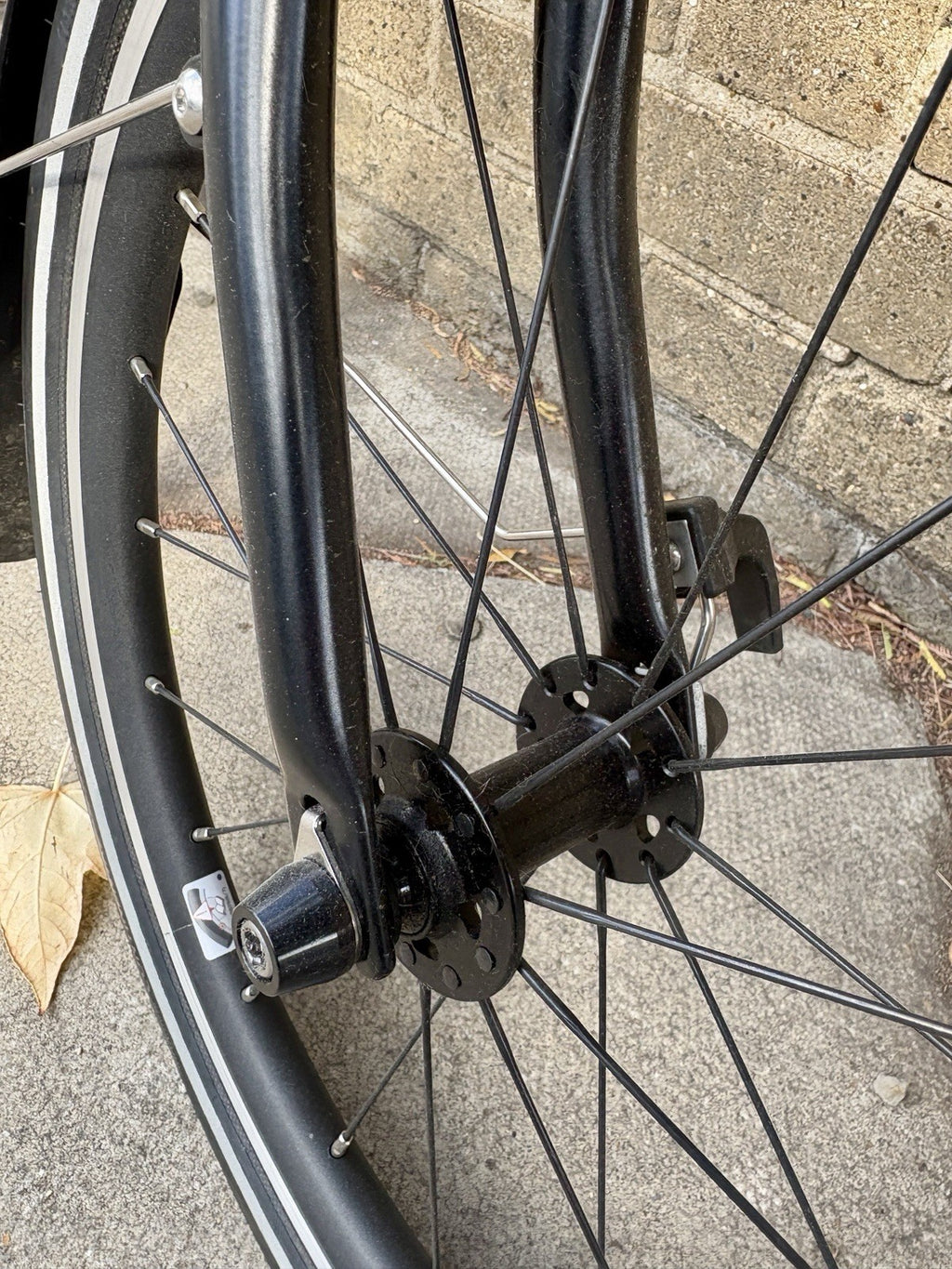 Brompton 2025 P Line 4-Speed Folding Bike – Midnight Black – Excellent Condition