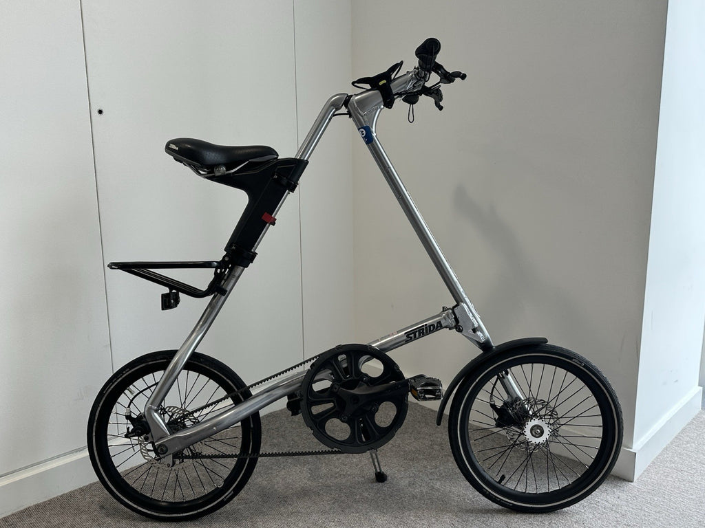 STRIDA SX Folding Bike – Silver Brush with Black Details – Good Condition