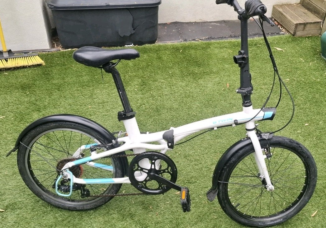 BTwin  Tilt 500 Folding Bike. White And Blue Aluminium Frame commuter bike