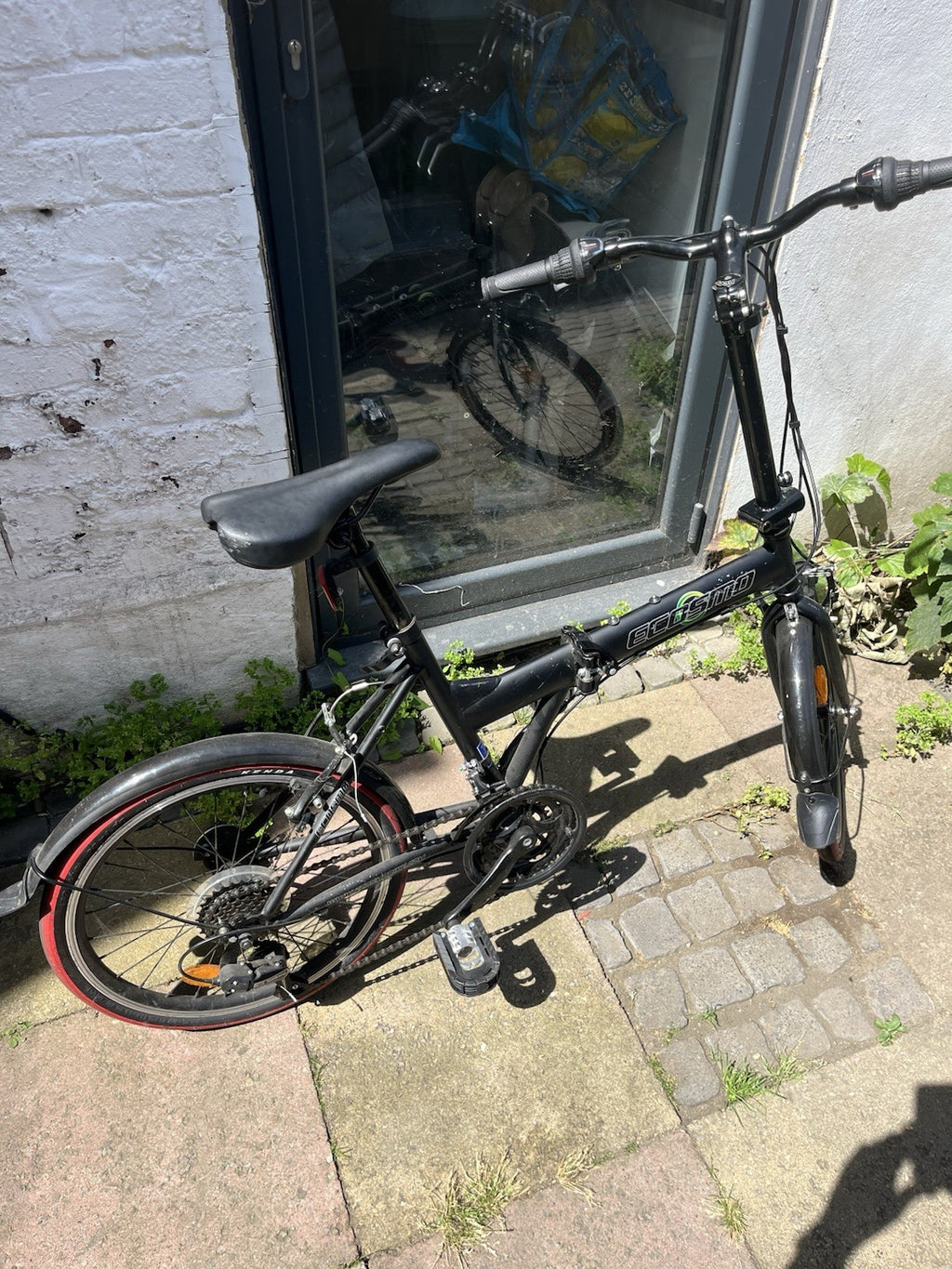 Meq 20in Folding Bike Black 6-Speed V-Brakes Kickstand Grip Shifters