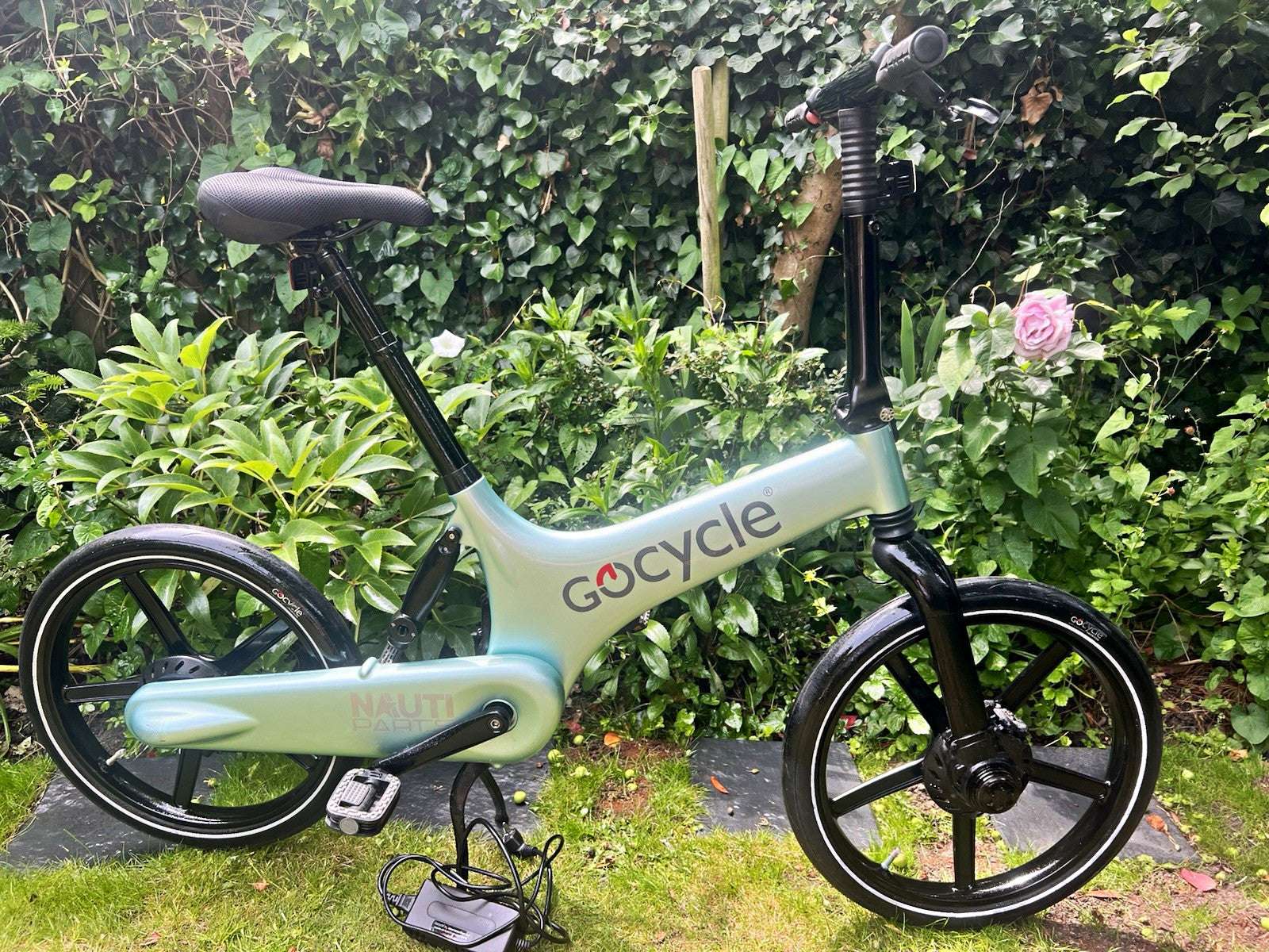 JOBLOT of 4 Gocycle bikes