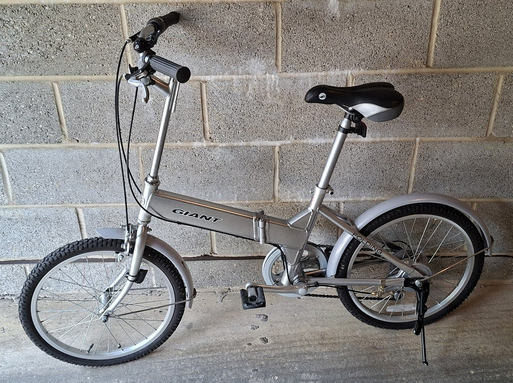 GIANT HALFWAY FOLDING BIKE – 6 Speed, 20" Wheels - Lightweight Aluminium Frame