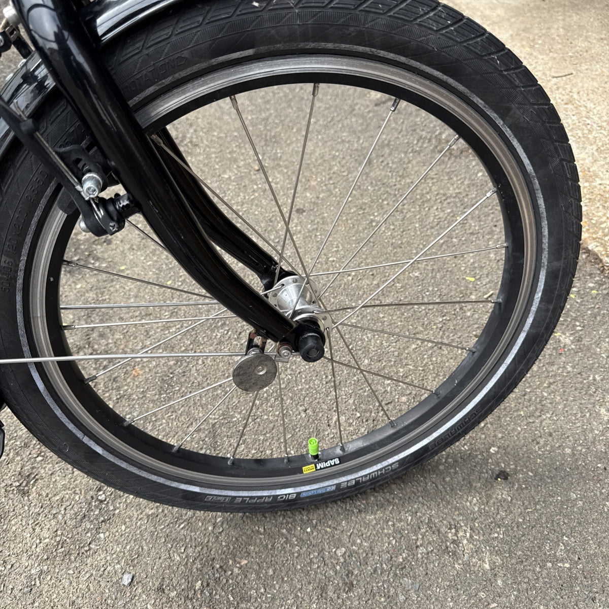 Tern Link D7i  Folding Bike 7-Speed V-Brakes Rack Mudguards Black/Grey