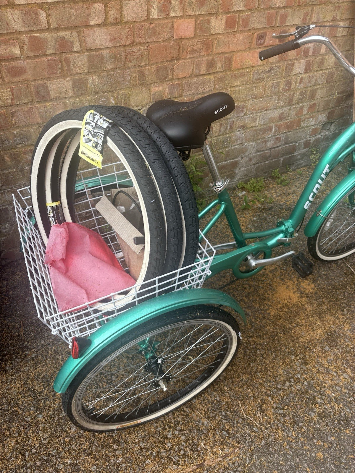SCOUT Folding Tricycle with basket and 6 speed Shimano gears