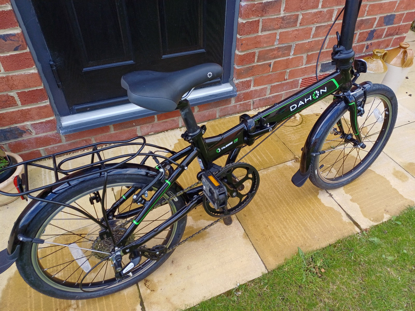 Dahon Vitesse Alloy D8 folding commuter bike, Obsidian black,  superb Condition