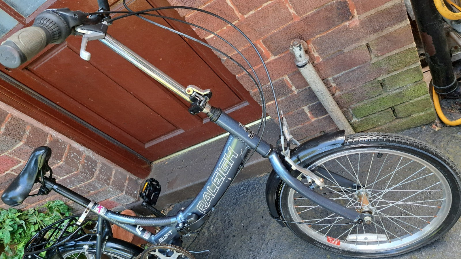 RALEIGH SWIFT FOLD UP BIKE