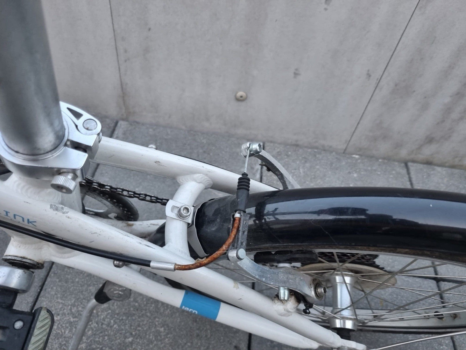 Tern 20in White/Blue Folding Bike Mudguards Kickstand Grip Shifter