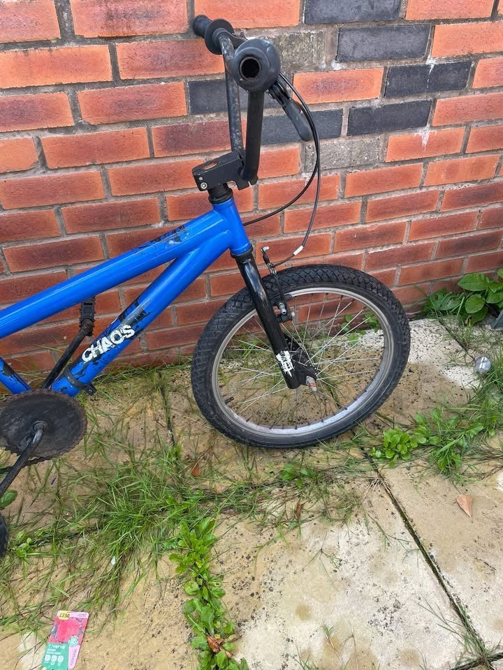 2 x Bikes for Cheap Sale (Universal Stowaway 20' Folding) (Apollo Chaos BMX 20')