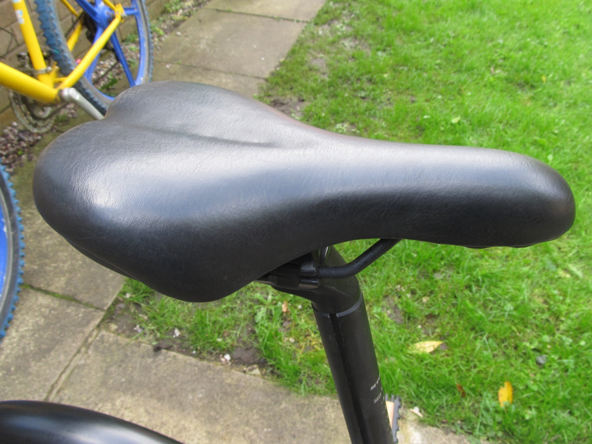 BIKE - FOLDING BIKE - 20 " WHEELS  - UNISEX - VERY GOOD CONDITION