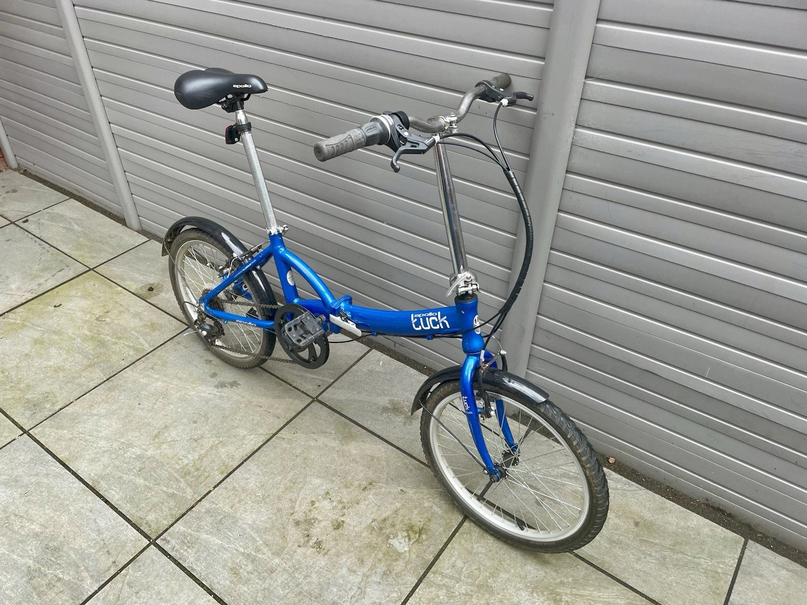 Apollo Tuck Folding Bike 20" 6-Speed