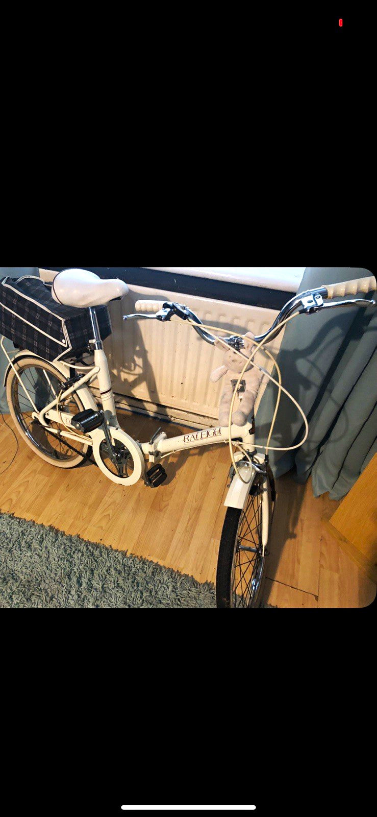 Raleigh Compact 20in Folding Bike Single Speed White Rear Rack Mudguards