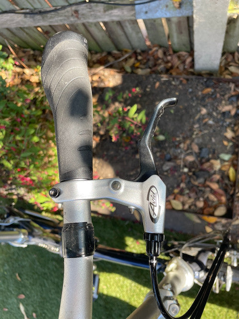 Dahon Mu P8 Folding Bike Navy Blue - Near-Mint Condition + Altura Bag