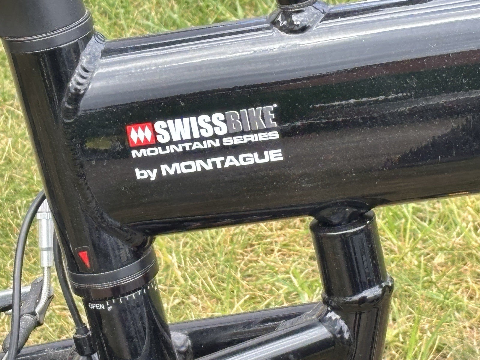 Montague SWISS BIKE X50 FOLDING ADULT UNISEX MOUNTAIN BIKE lightly used