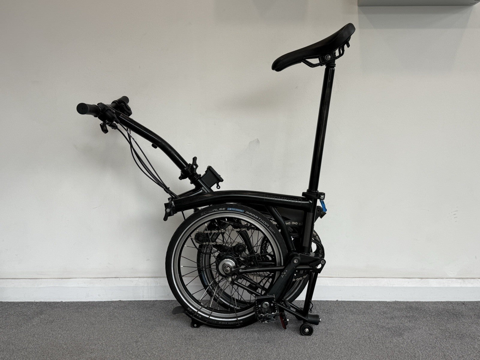 Brompton Folding Bike 6-Speed - C-Line Explore - Black Edition