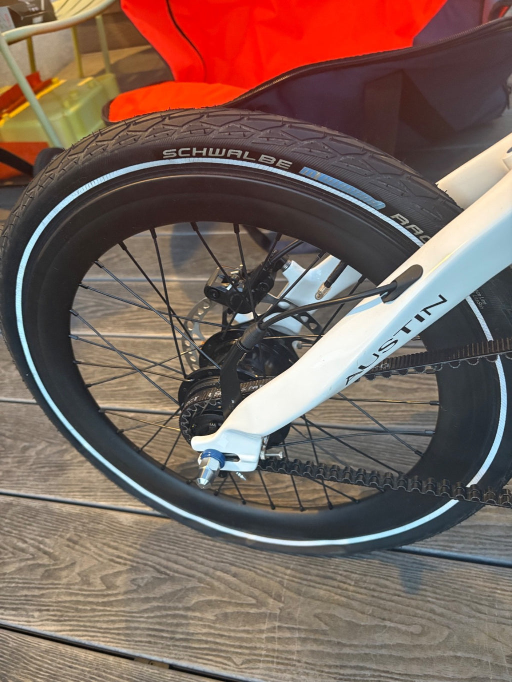 White Lightweight Folding Bike Austin ATTO carbon monocoque frame