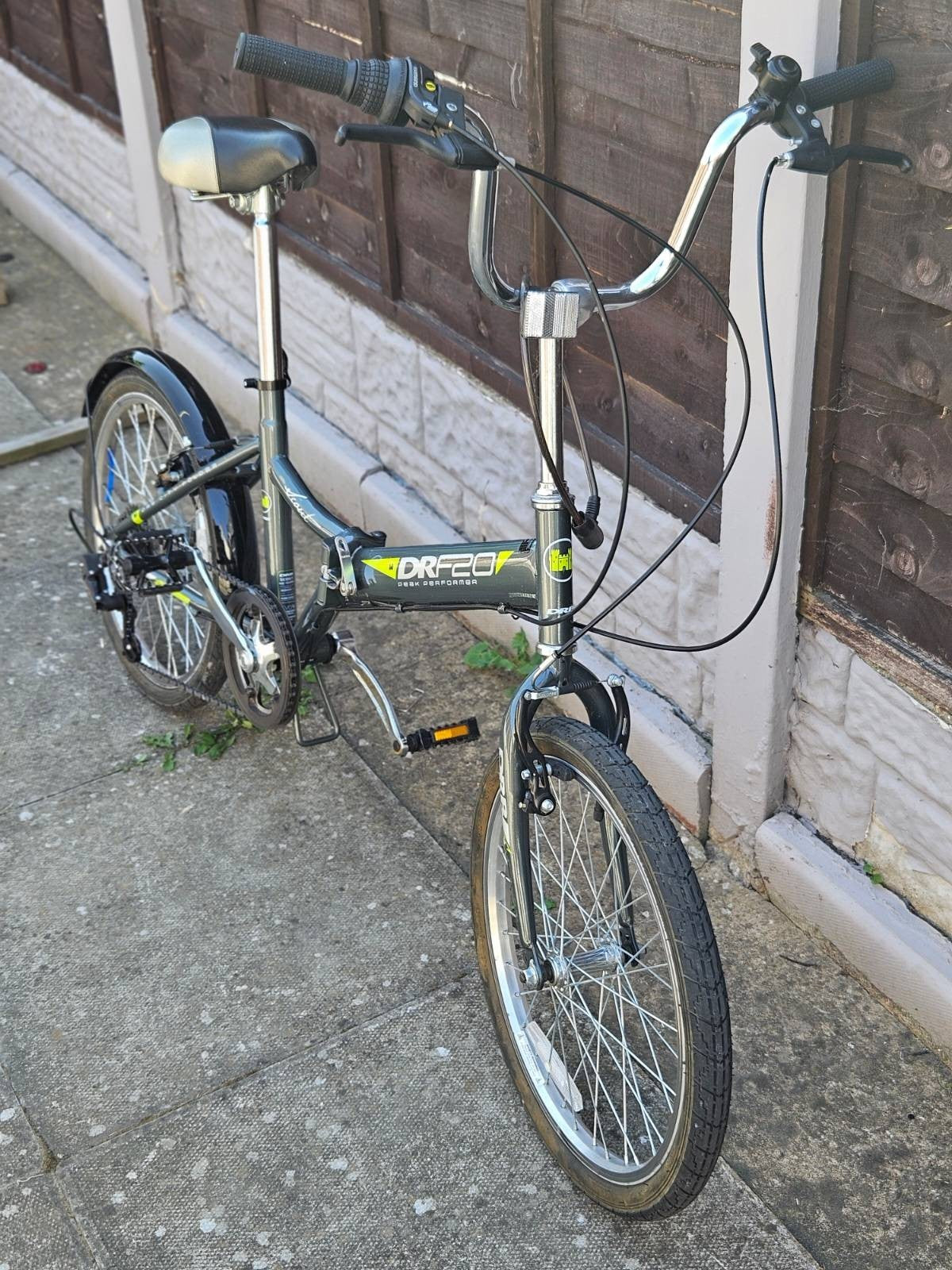 DRB Scout 20" Folding Bike - Gloss Graphite