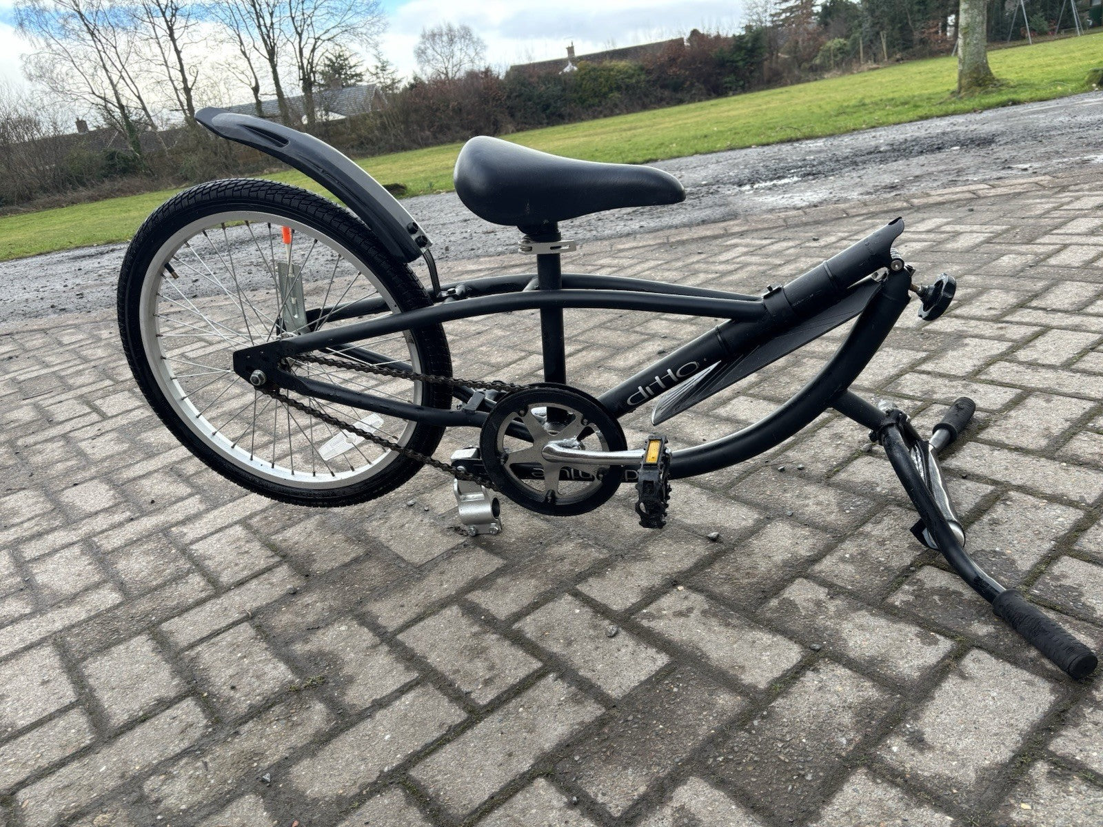 Ditto Adventure Tag along Child’s Bike. Foldable 20’ Wheel
