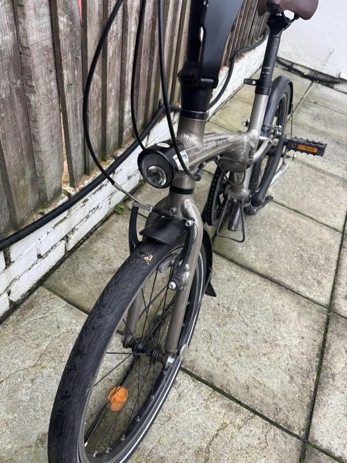 Btwin Tilt 900 Folding Bike 9 Speed Lightweight.