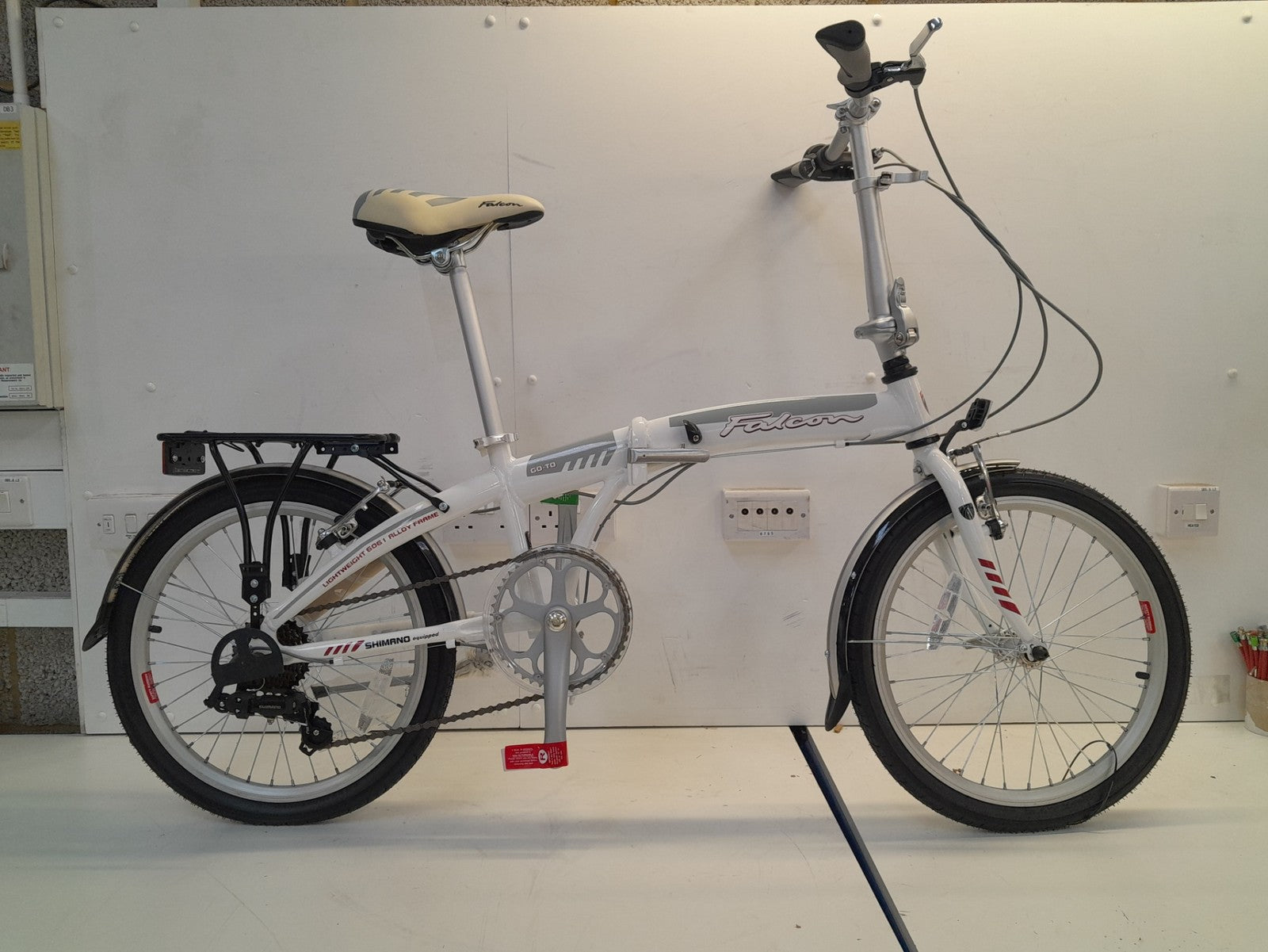 Falcon Go-to Unisex 20" Wheel 7-Speed Compact Alloy Folding Bike - White A