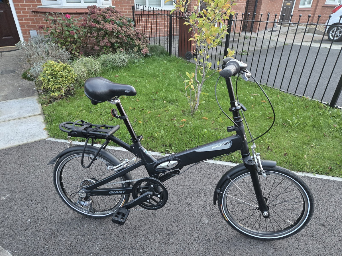 Giant Halfway Folding Bike 20'' Wheels