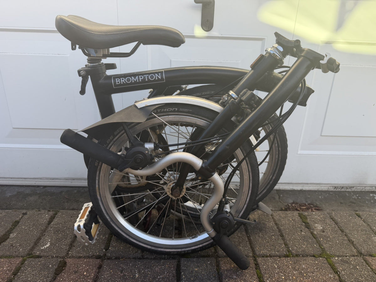Brompton C Line M6L (6 Speed) folding bicycle - Black (avergae Condition)