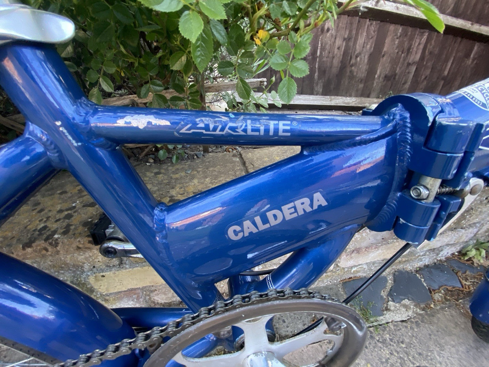 Raleigh Caldera AirLite Folding Bike 20”wheels 6 Gears Rear Rack, Kickstand &Bag
