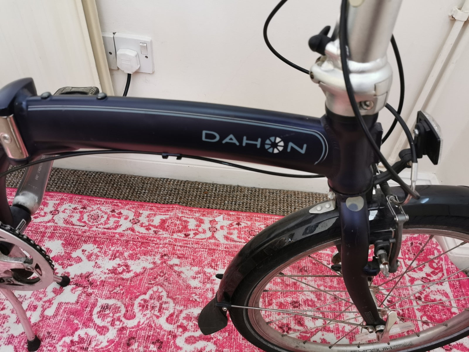 Dahon MU P7 Folding Bike 20' Wheels Perfect For Commuting With Bungee Cord