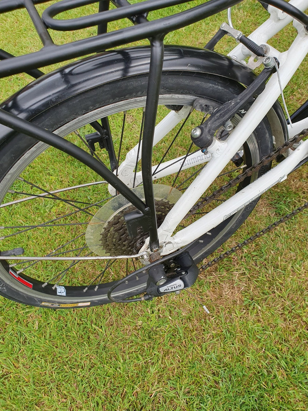 Carrera Transport 8-Gear Folding Lightweight Aluminium Bicycle