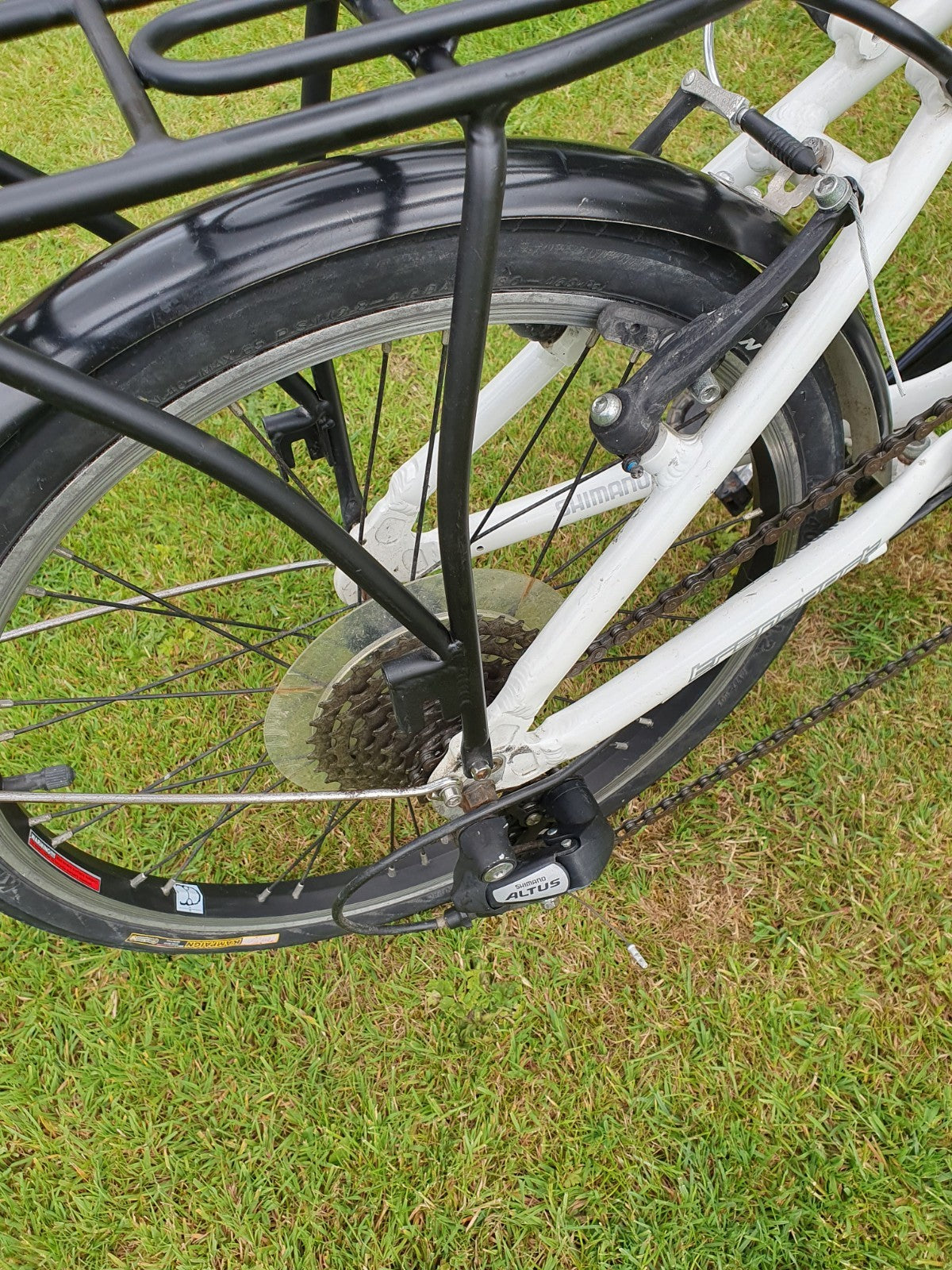 Carrera Transport 8-Gear Folding Lightweight Aluminium Bicycle