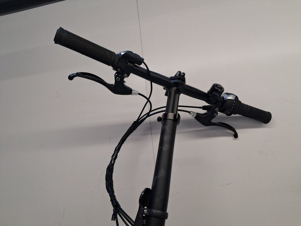 Raleigh Stow--E--Way Folding 7-Speed 20" Wheel Alloy Bike - Blue (Scratches)