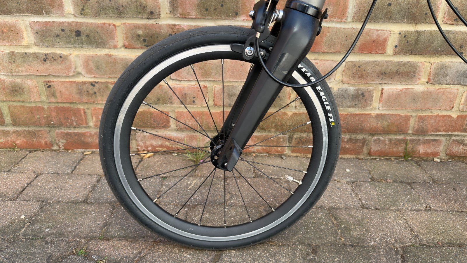 Brompton T Line 4 Speed – Carbon Upgrades – 7.4kg – 7 Year Brompton Warranty