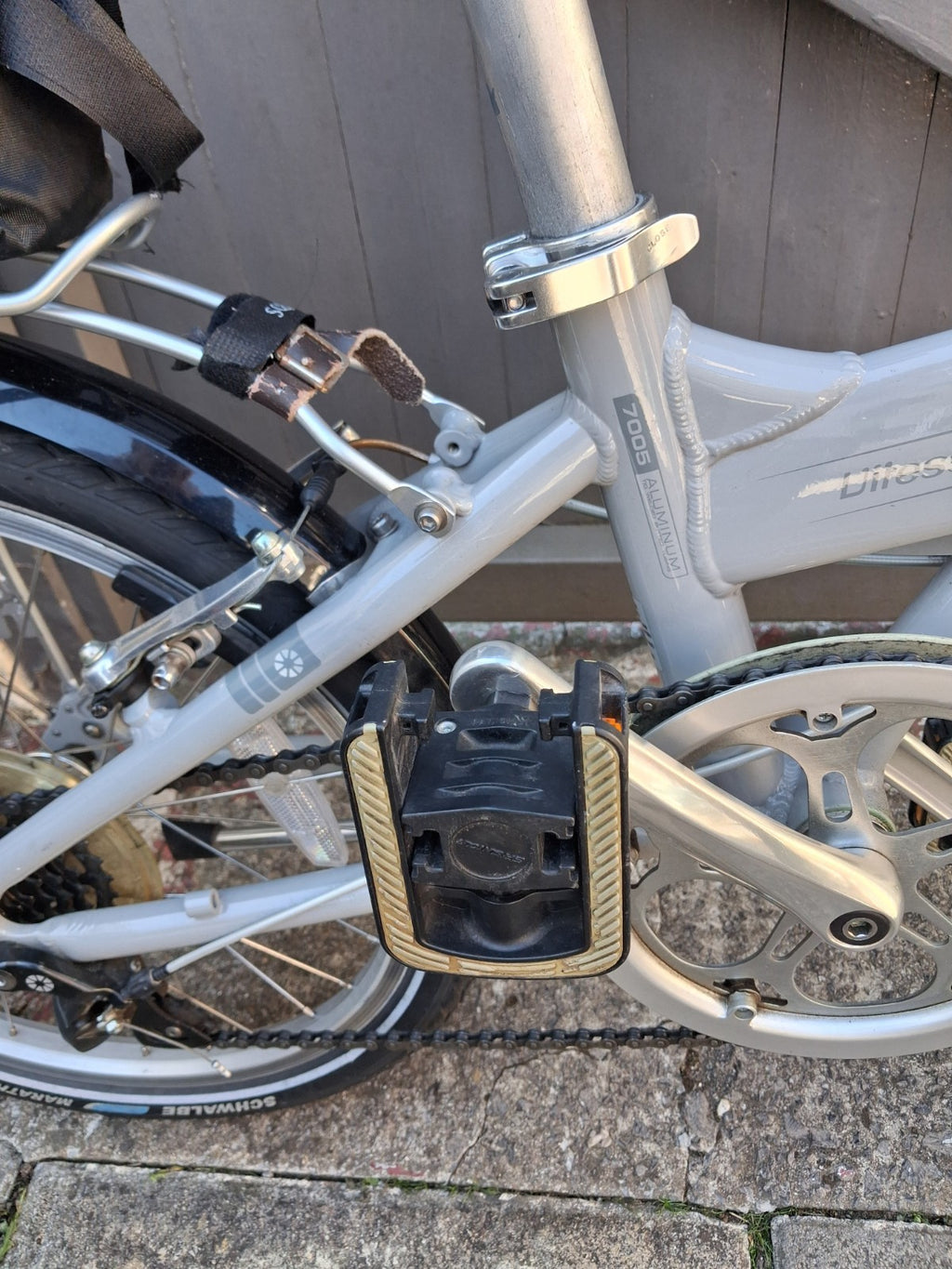 Dahon Vitesse folding bike silver