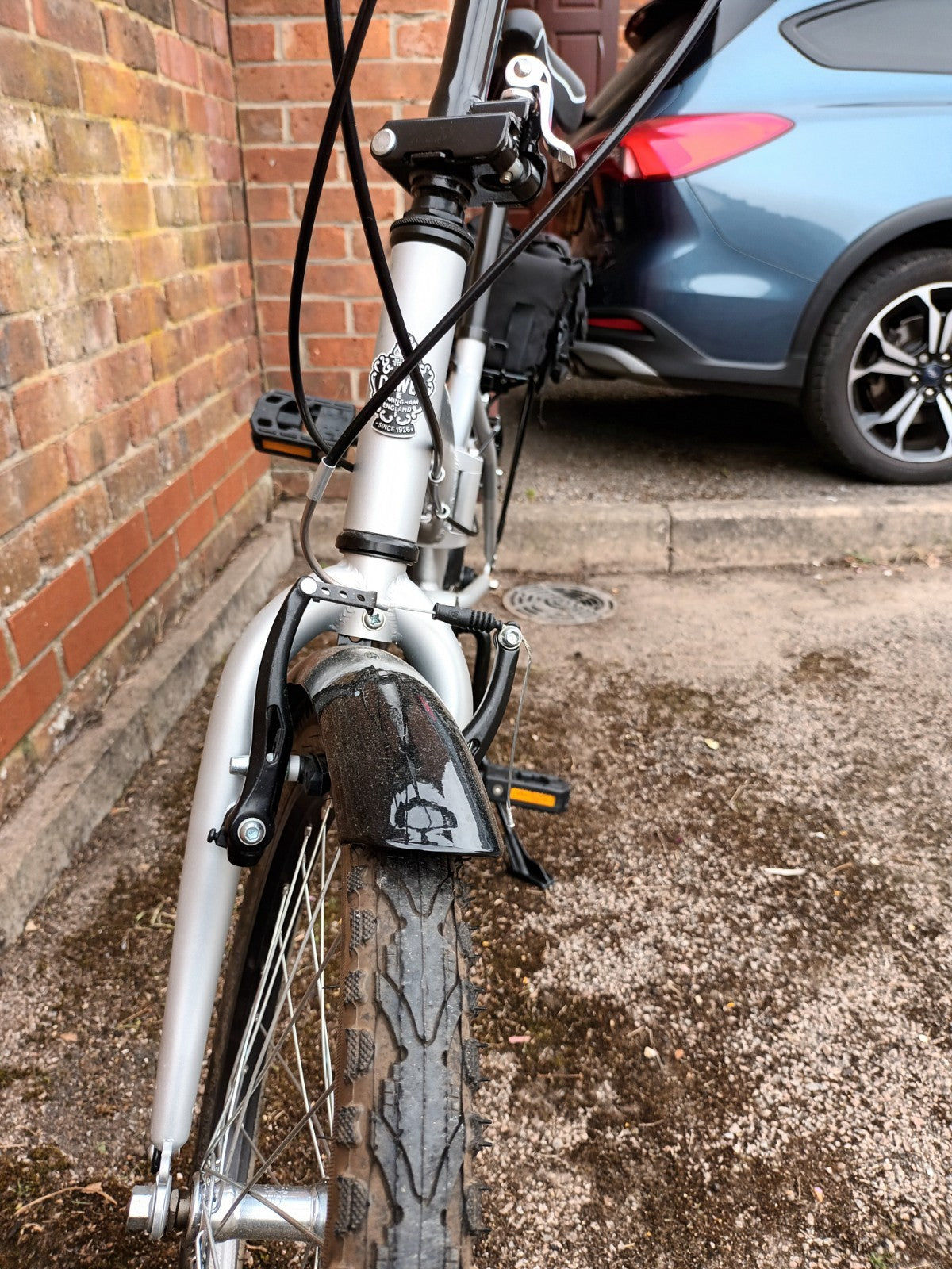 Dawes Diamond Folding Bike  with Pannier Bag. Excellent Condition