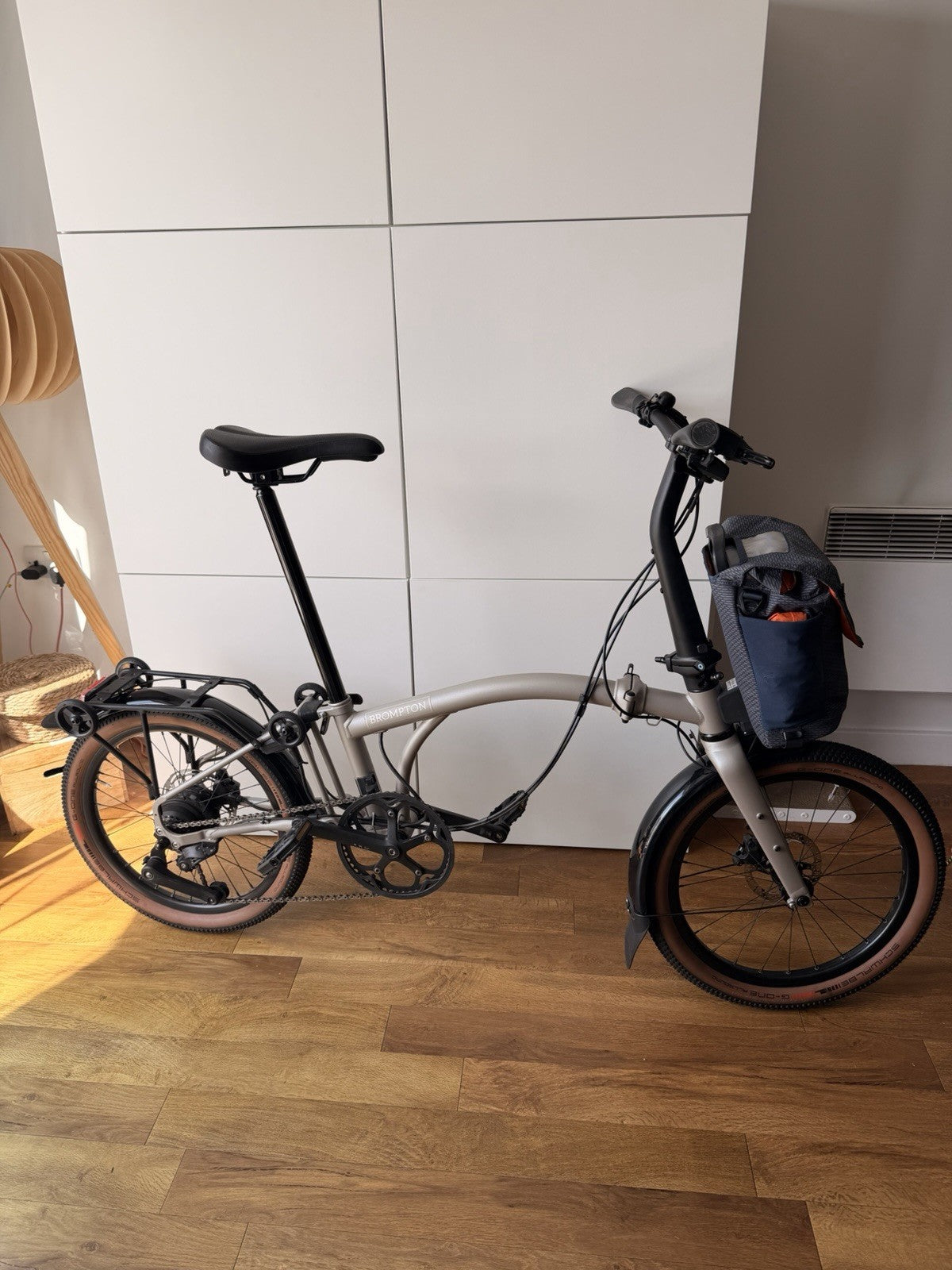 Brompton elctrc G Line, trail dust white, 4 speed, Medium, pristine condition