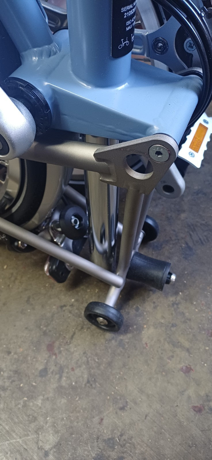 Brompton  M6L superlight cloud blue dynamo light titanium worldwide 🌐 shipping