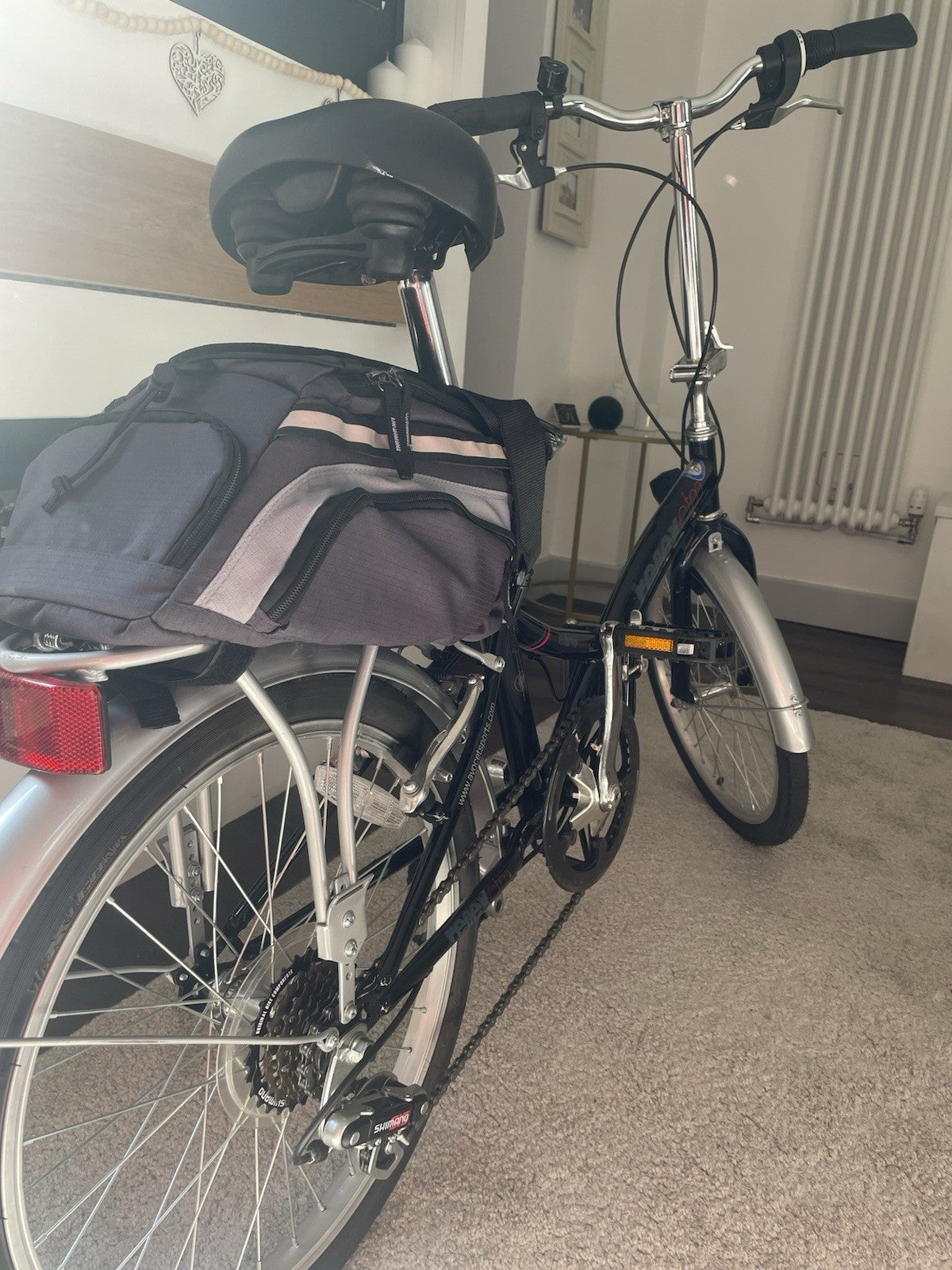 CFM Reflex Folding Bike Unisex. Excellent Condition. Never Used.